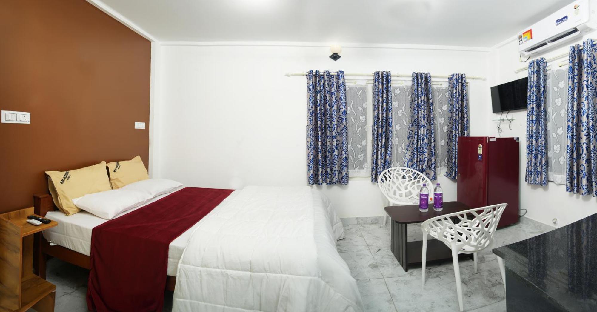 M M Residency Kochi Exterior foto