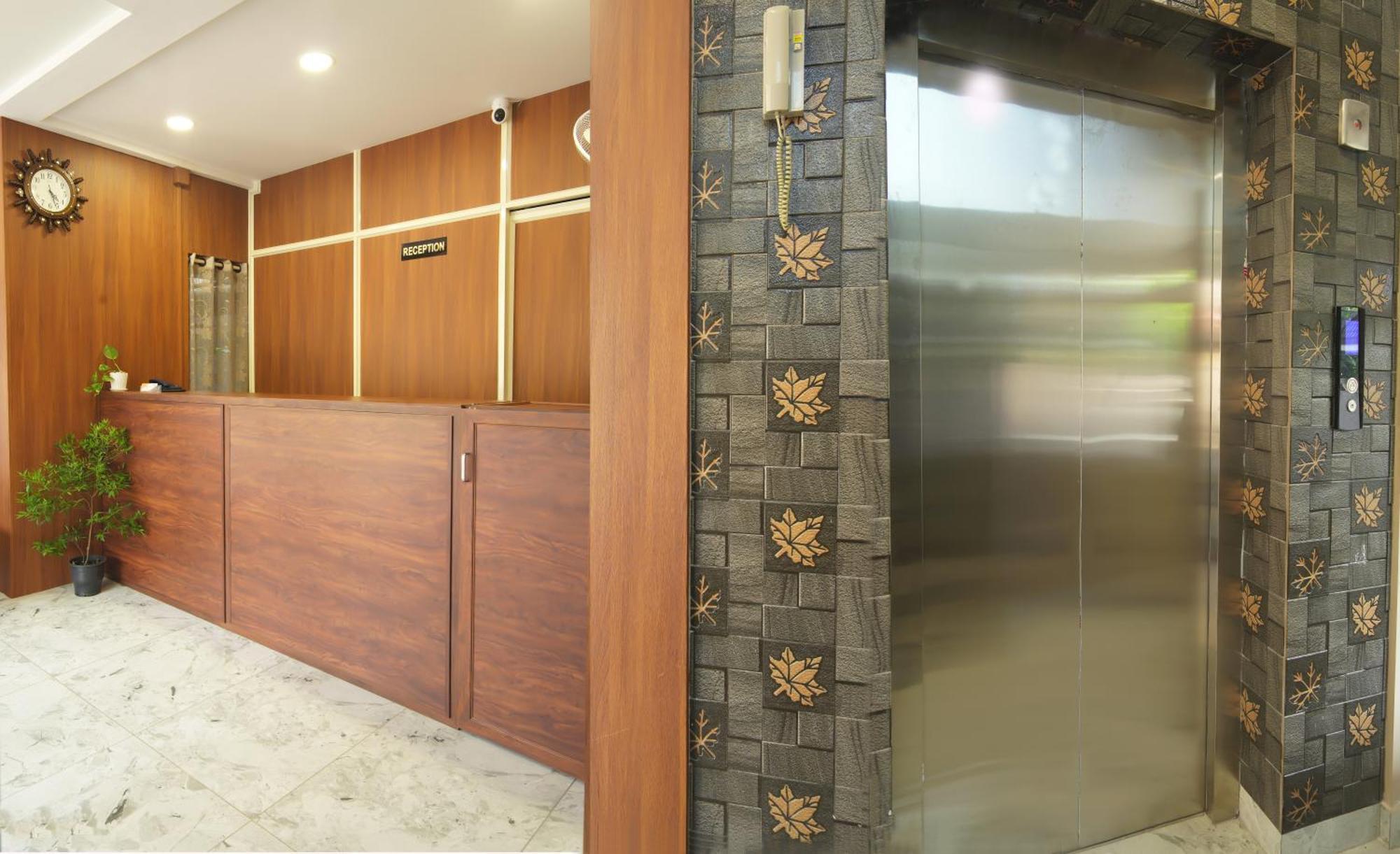 M M Residency Kochi Exterior foto