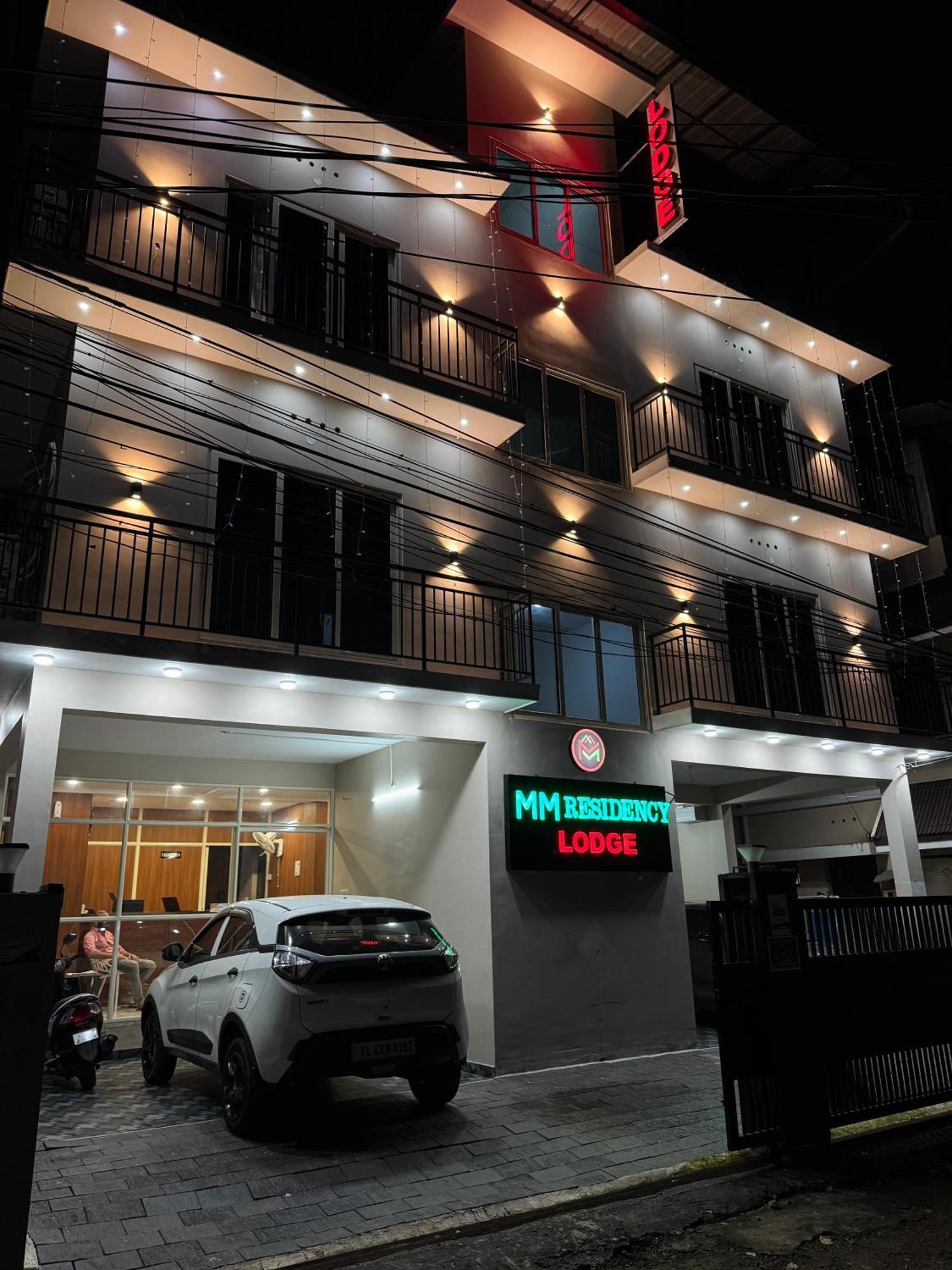 M M Residency Kochi Exterior foto